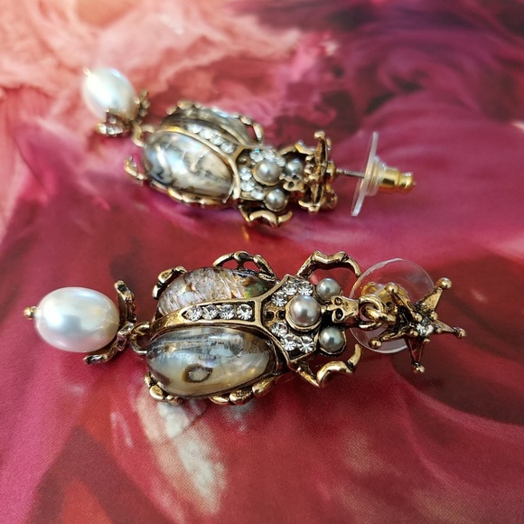 NEW Beetle Pearls & Crystal Iridescent Earrings - Picture 6 of 8
